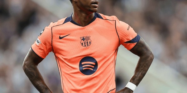 前曼联太子闪耀英伦！拉什福德双响+世界波，巴萨客场2-1纽卡斯尔